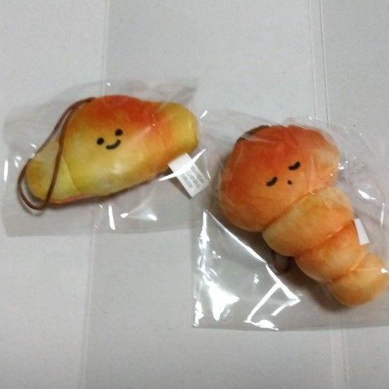 おいしいぬいちゃん ガチャ パンのぬいぐるみ マスコット ロールパン チョココロネ キーホルダー バンダイ