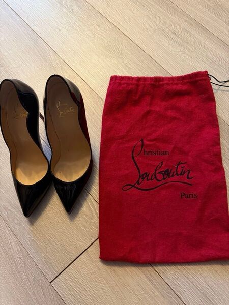 Christian Louboutin パンプス ブラック ヒール Hot Chick