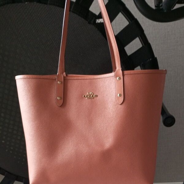 COACH コーチ トートバッグ 虹 白 ピンク レザー PVC トートバッグ 通勤 ハンドバッグ