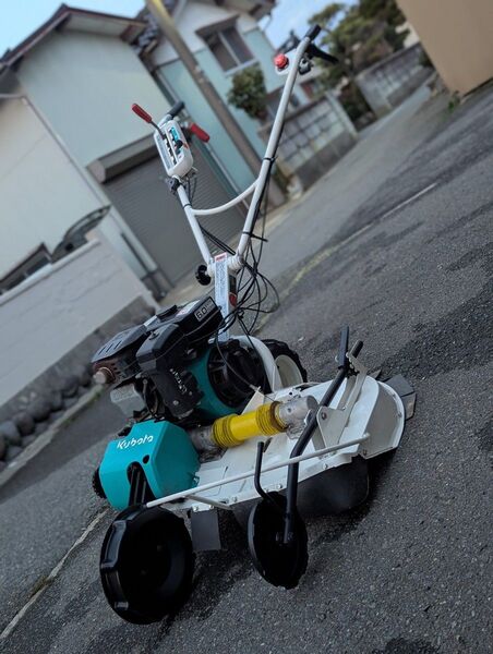 (O/H品) 草刈り機 クボタ 畦畔草刈り機 GC604R KUBOTA