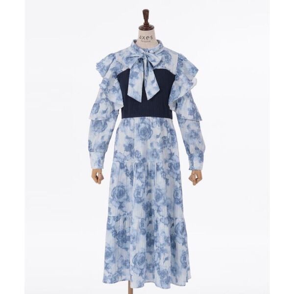 新品タグ付き axes femme グラデーションローズ柄ワンピース サックス