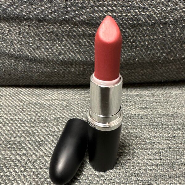 【極美品】MAC マキシマルシルキーマットリップスティック ゴーレトロ