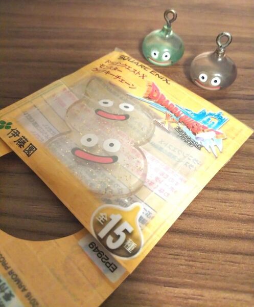 非売品 ドラゴンクエストX モンスター クリアキーチェーン スライム フィギュア ゴールデントーテム ラメ キラキラ 伊藤園
