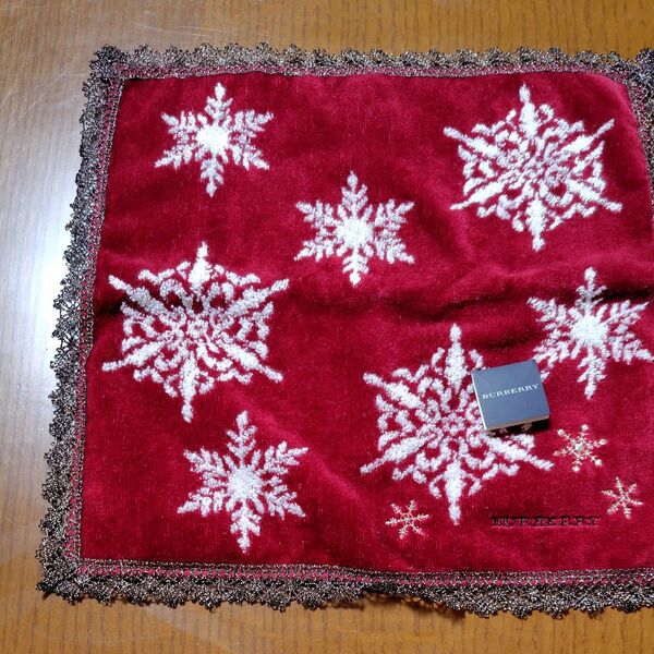 BURBERRY バーバリー ハンカチ 雪の結晶 レッド