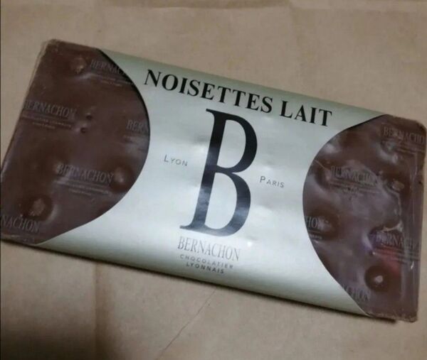 タブレットチョコレート ベルナシオン NOISETTES チョコレート タブレット 板チョコ ヘーゼルナッツ フランス パリ
