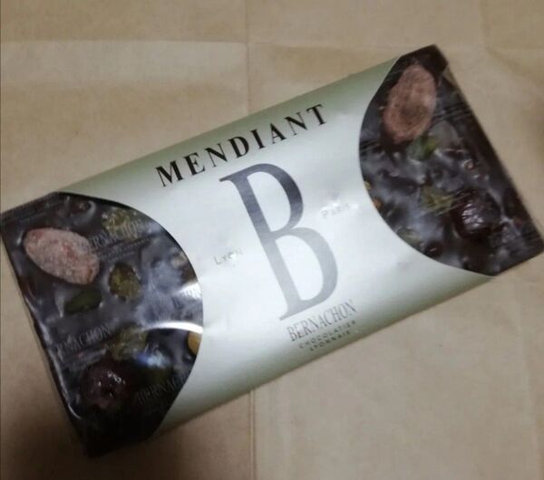 価格の相談は不可 マンディアン タブレットチョコレート ベルナシオン MENDIANT お菓子 チョコレート フランス 板チョコ