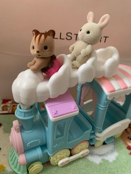 シルバニアファミリー ふわふわ雲のパレードトレインセット 乗り物 赤ちゃん