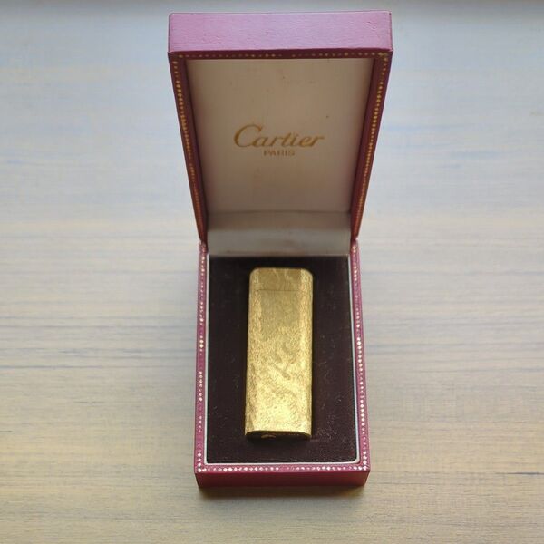 カルティエ ガスライター Cartier ゴールドカラー 箱付き 中古品