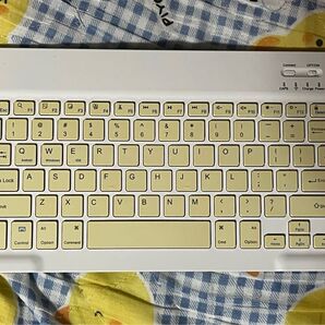 iPad 第10世代 対応 ワイヤレスキーボード