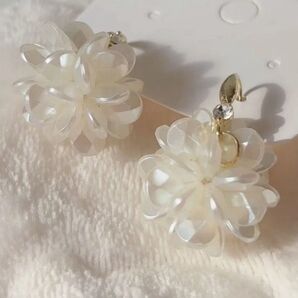 まとめ割 送料無料 雪の華 フラワー ホワイト ピアス 雪結晶 花 冬ピアス ウエディング ブライダル 結婚式 アクセ