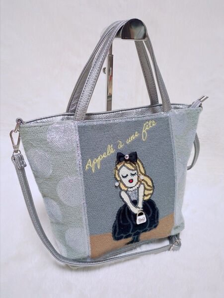 スパンコール2wayトートバッグ 女の子の刺繍入り