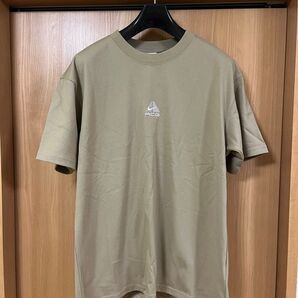 ナイキ ACGメンズ Tシャツ カーキ