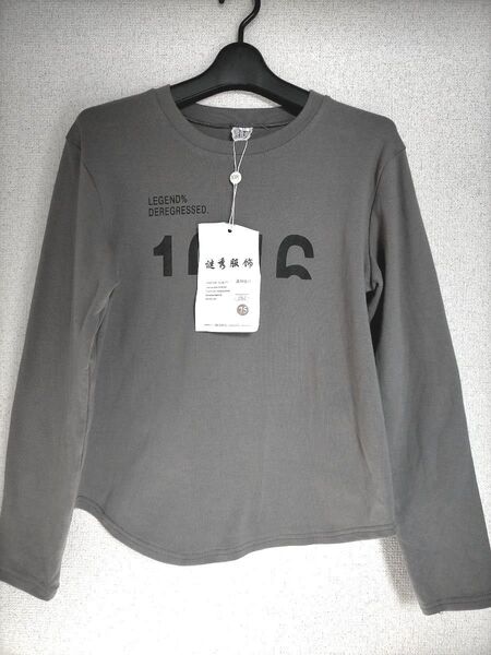 新品未使用大きいサイズ長袖Tシャツ トップス XL 綿100% プリントトップス グレー 柔らかい素材
