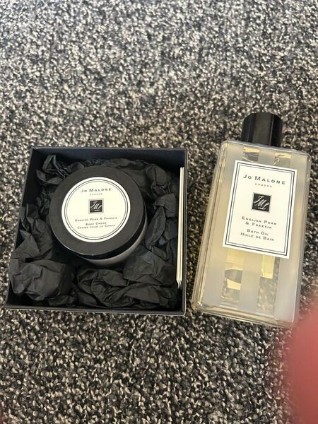 Jo MALONE LONDON イングリッシュペアー&フリージア バスオイル ボディークリーム 2点セット