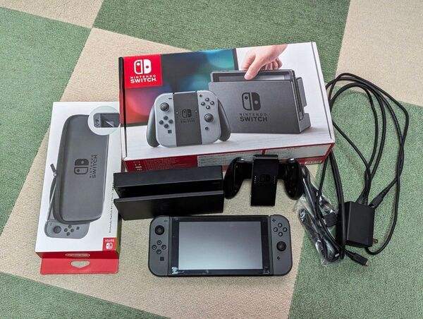 ニンテンドースイッチ本体 初期化済み キャリングケース付き
