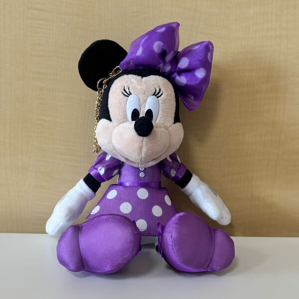 ディズニーリゾート ぬいぐるみチャーム ミニーの日 ミニーちゃん 紫 パープル