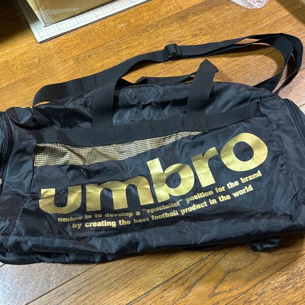 umbro ボストンバッグ ブラック×ゴールド