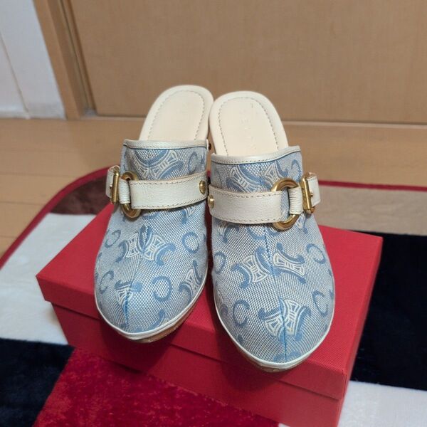 CELINE ブルーのサボサンダルです。(*^^*)