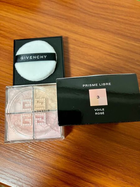GIVENCHY プリズム・リーブル No.3 ヴォワール・ロゼ 新品未使用