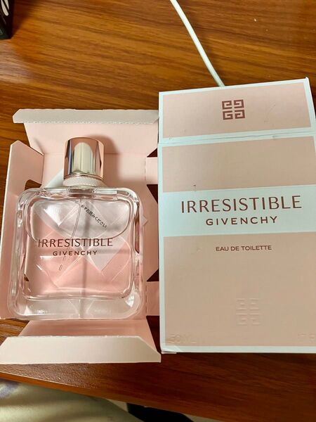 ジバンシィ イレジスティブル オーデトワレ 50ml 未使用