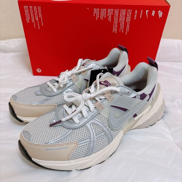 【新品】W NIKE V2K RUN PRM ナイキ カジュアル シューズ