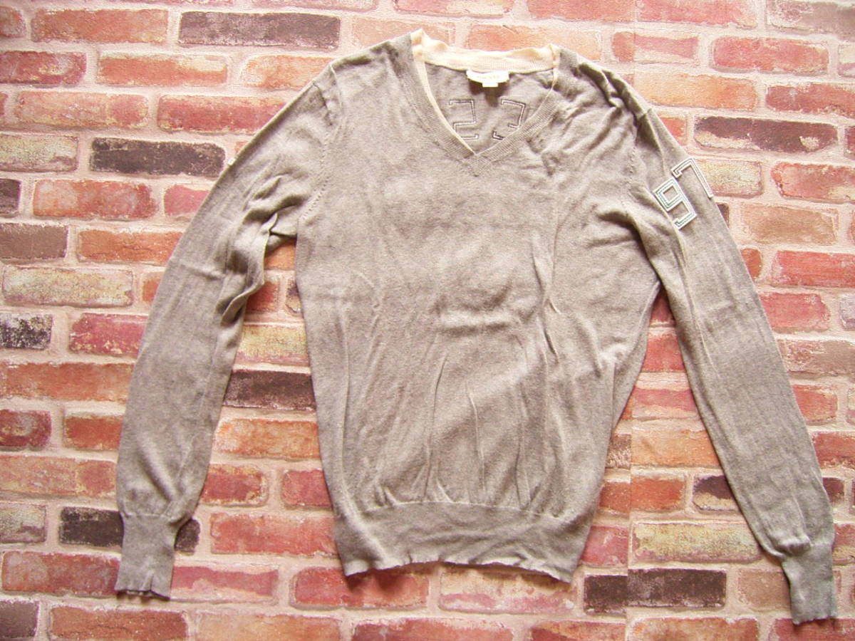 ディーゼル　DIESEL　ライトグレー　薄手Vネックニット