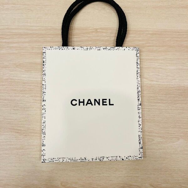 CHANEL ロゴ入りホワイト紙袋 ショッパー ショップ袋