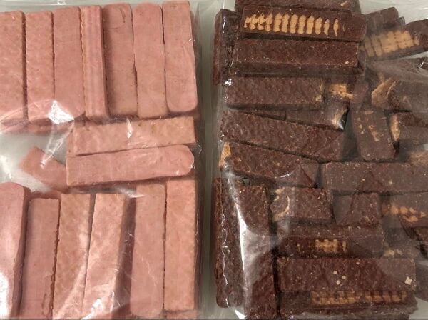 アウトレット 苺チョコ掛けウエハース チョコウエハース 大容量 工場直売 訳あり