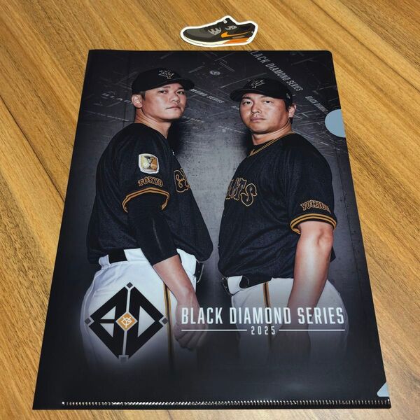 読売ジャイアンツ BLACK DIAMOND SERIES 2025 クリアファイル NIKE コラボ シール 坂本勇人 長野久義