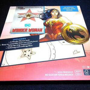 ＜洋書＞ワンダーウーマン　ティアラ　3Dウッドモデル『IncrediBuilds: DC Comics: WONDER WOMAN 3D Wood Model and Book』