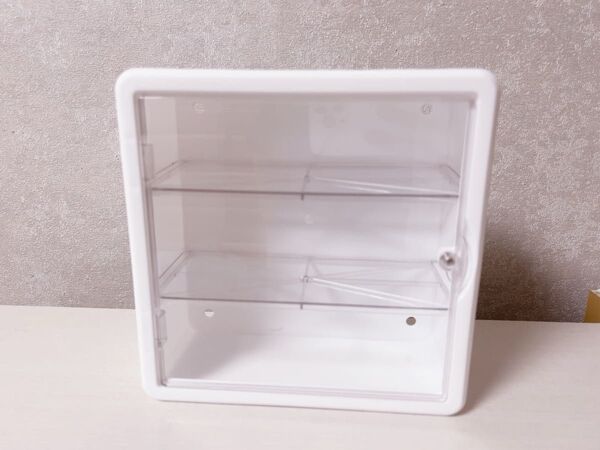 ダイソー DAISO 壁にも付けられる コレクションボックス