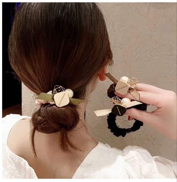 チャーム付きヘアゴム ヘアアクセサリー ヘアゴム リボンシュシュ チャーム パール ビジュー アレンジヘア 上品 大人 パーティー