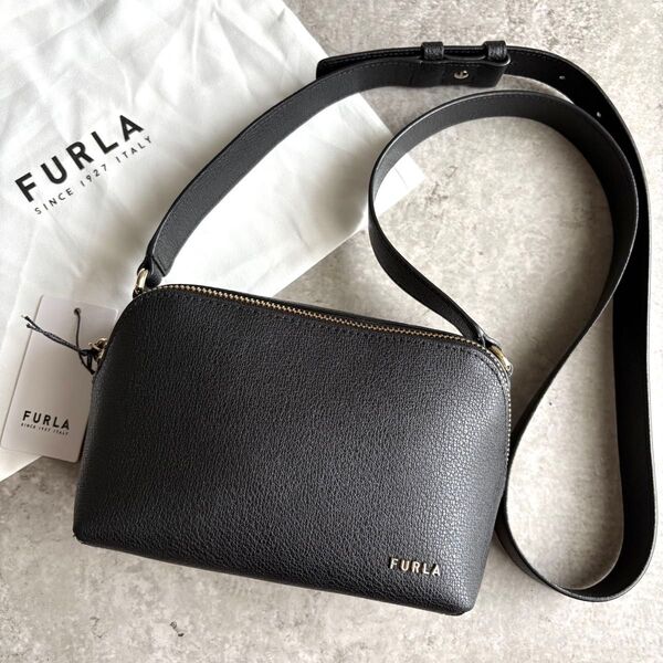 【未使用級】FURLA フルラ アミカ ミニ ショルダーバッグ クロスボディ斜め掛け ロゴ