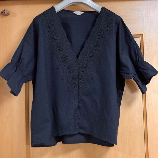 サマンサモスモス 小花柄刺繍レース 前開き 五分袖 半袖ブラウス 黒 トップス カットソー