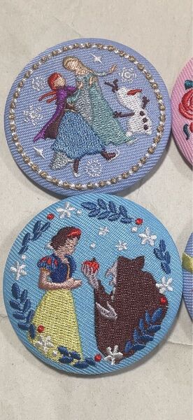 ディズニー Disney Characters 刺繍缶バッジ 刺繍ブローチ 2種 アナと雪の女王 白雪姫