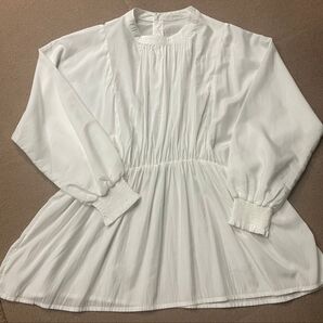 アンナルナ購入 白 ホワイト ブラウス バンドカラー シャツ ノーカラートップス