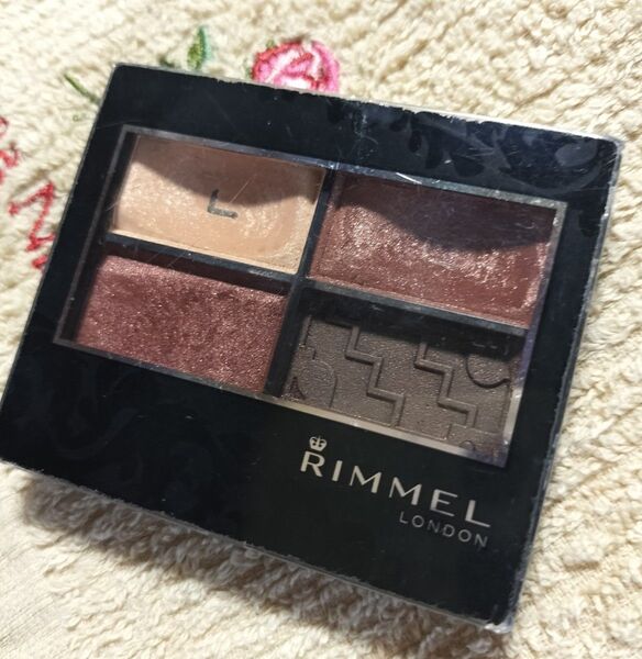 RIMMEL リンメル ロイヤルヴィンテージアイズ009 アイシャドウ パレット