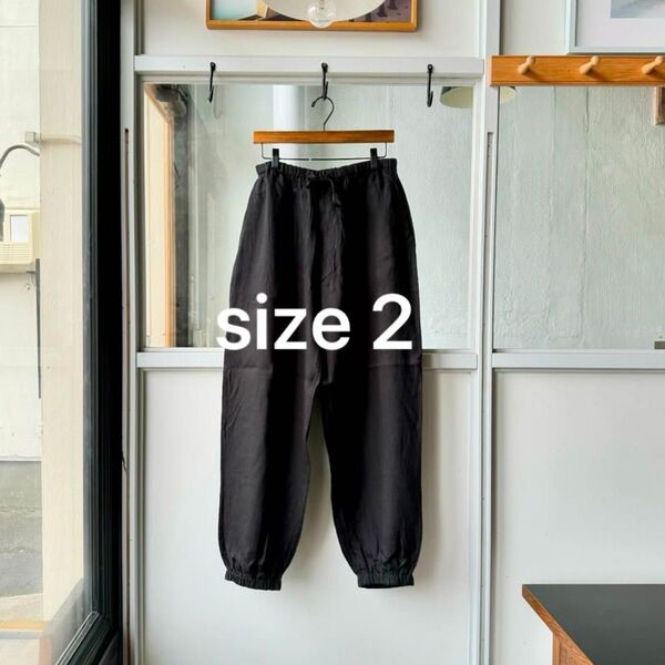 COMOLI 24ssリネンWクロスドローストリングパンツ size2
