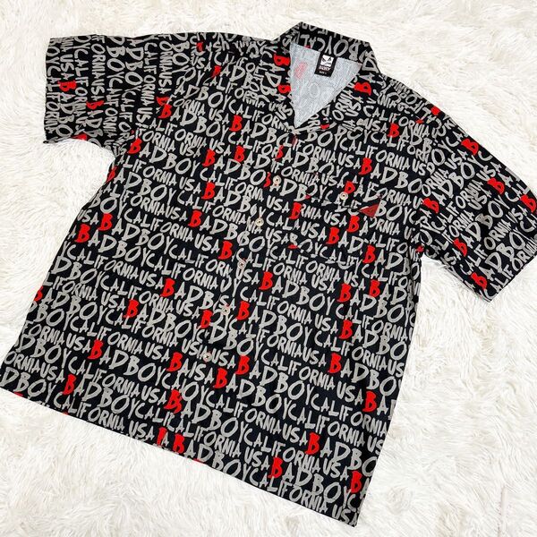 美品 BADBOY バッドボーイ 総柄シャツ メンズ L 黒 グレー 赤 アロハシャツ 半袖シャツ L