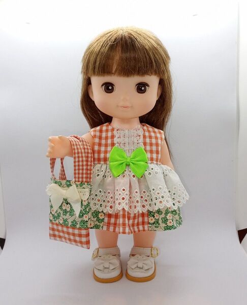 メルちゃん ソランちゃんサイズ ハンドメイド グリーンのお花とオレンジのチェックワンピース&バック S5-98