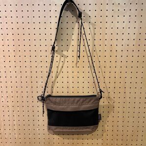 GU サコッシュ ショルダーバッグ メッシュ ブラウン