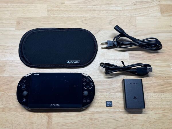 PlayStation VITA PCH2000 + 純正アクセサリー動作確認済