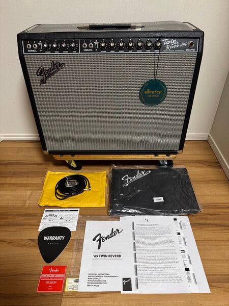 Fender USA 65 Twin Reverb 使用時間少、新同品