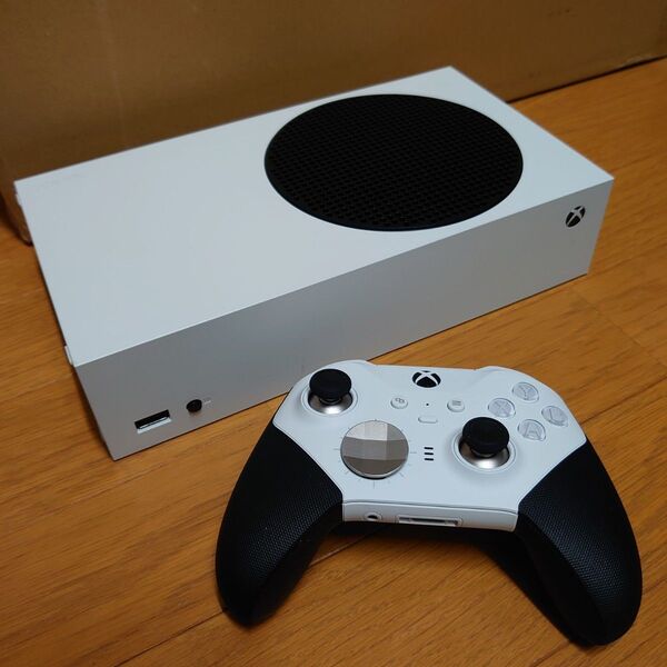 XBOX Series S 本体とエリートコントローラー