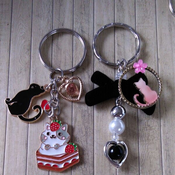 ねこのキーホルダー 2個セット ハンドメイド