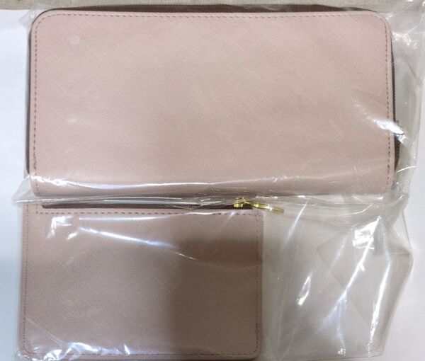 新品 未使用 ESSEピンク長財布 小銭入れセット