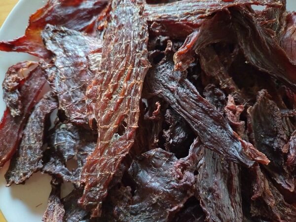 人気の国産馬肉赤身ジャーキー130gこの価格は安い数量限定 早い者勝ち