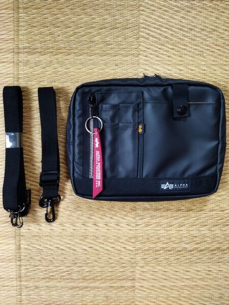 ALPHA INDUSTRIES アルファ インダストリーズ ボディバック ショルダーバッグ サコッシュ
