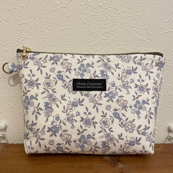 Liberty リバティ プリント トワイリングバズ 化粧ポーチ ハンドメイド