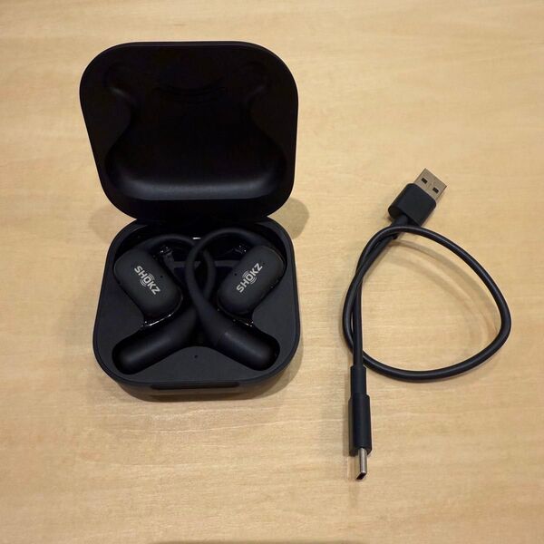 Shokz OpenFit ブラック│充電ケース&USB-Cケーブル付│箱なし美品 ワイヤレスイヤホン 骨伝導